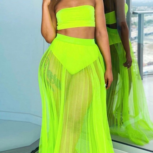 Dresses & Skirts - Sexy Two Piece 💚